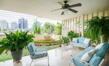 Venta de casa esquinera de 570,93 mts en Villa Lilla/ San Francisco