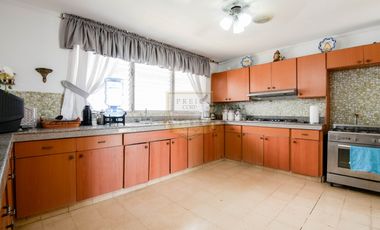 Venta de casa esquinera de 570,93 mts en Villa Lilla/ San Francisco