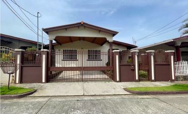 VENTA Y ALQUILER CASA 324 M2 TERRAZAS DE BRISAS DEL GOLF CV
