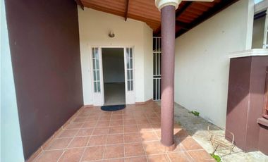 VENTA Y ALQUILER CASA 324 M2 TERRAZAS DE BRISAS DEL GOLF CV