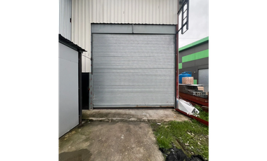 ALQUILER DE GALERA 80M EN PARQUE INDUSTRIAL MAÑANITAS ESPACIO AMPLIO