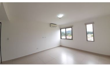 En venta Apartamento Amoblado en Midrise - Woodlands, Panamá Pacífico