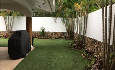 Casa con piscina privada en Costa del Este