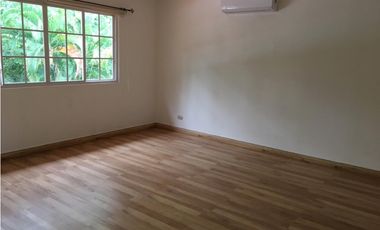 Casa con piscina privada en Costa del Este