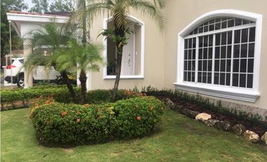 Casa con piscina privada en Costa del Este