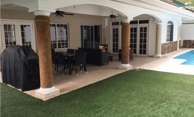 Casa con piscina privada en Costa del Este