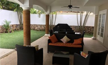 Casa con piscina privada en Costa del Este