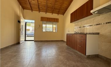 Islas Malvinas 2932, Dpto. 1, e/ Santiago y Asunción, I. Casanova