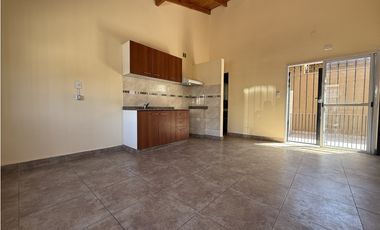 Islas Malvinas 2932, Dpto. 1, e/ Santiago y Asunción, I. Casanova