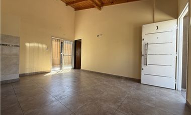 Islas Malvinas 2932, Dpto. 1, e/ Santiago y Asunción, I. Casanova