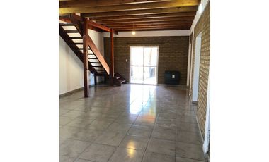 SE ALQUILA AMPLIO DEPARTAMENTO DE 2 DORMITORIOS EN EL BOLSÓN