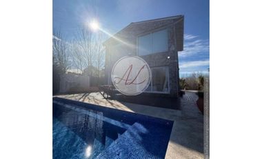 Casa en Cariló con pileta climatizada