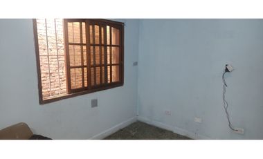 Islas Malvinas 2931, entre Santiago y Asunción