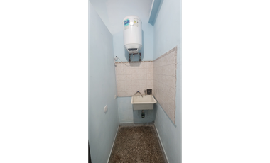 Islas Malvinas 2931, entre Santiago y Asunción