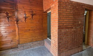 Maipu 189- Casa 2 dormit + Dpto (Villa Don Enrique)