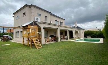 Casa en alquiler en Las Golondrinas