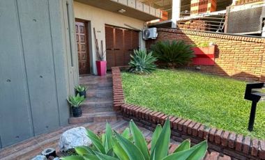 Casa en venta en Isidro Casanova