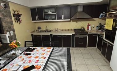 Casa en venta en Isidro Casanova