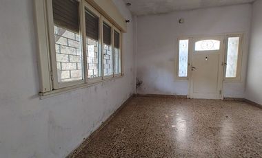 Venta PH 3amb-a Refaccionar-Gran lote-Billinghurst