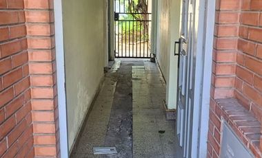 Venta PH 3amb-a Refaccionar-Gran lote-Billinghurst