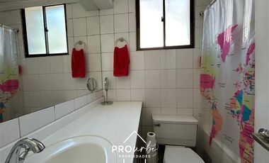 Casa en Arriendo en Amplia casa en el corazón de Vitacura. Alejandro Serani - La Llaveria. Colegio Sagrados Corazones de Manquehue