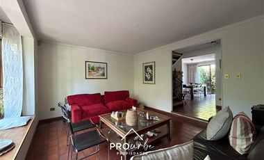 Casa en Arriendo en Amplia casa en el corazón de Vitacura. Alejandro Serani - La Llaveria. Colegio Sagrados Corazones de Manquehue