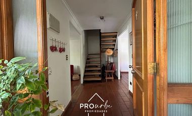 Casa en Arriendo en Amplia casa en el corazón de Vitacura. Alejandro Serani - La Llaveria. Colegio Sagrados Corazones de Manquehue