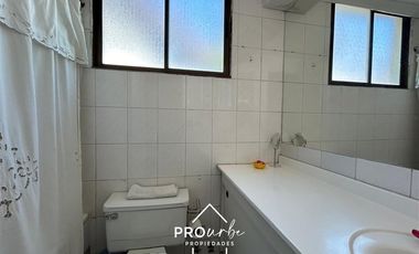 Casa en Arriendo en Amplia casa en el corazón de Vitacura. Alejandro Serani - La Llaveria. Colegio Sagrados Corazones de Manquehue