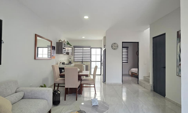 CASA EN VENTA, 2 PLANTAS, 3 RECÁMARAS, 3 BAÑOS, COCHERA PARA 1 AUTO