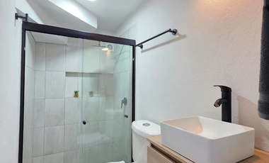 CASA EN VENTA, 2 PLANTAS, 3 RECÁMARAS, 3 BAÑOS, COCHERA PARA 1 AUTO