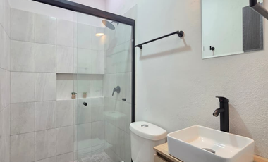 CASA EN VENTA, 1 PLANTA, 2 RECÁMARAS, 1 BAÑO, COCHERA PARA 1 AUTO.