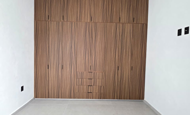 CASA EN VENTA, 1 PLANTA, 3 RECÁMARAS, 2 BAÑOS, COCHERA PARA 1 AUTO