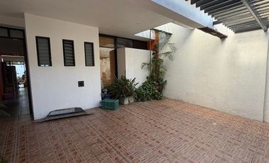 Casa en Venta en Colonia Ciudad de Los Niños Zapopan Jalisco.