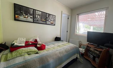 Moderna Y Acogedora Residencia En Chicureo En Venta.