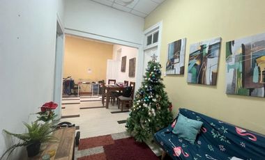 Casa En Esquina En Santiago Centro - Excelente Ubicación