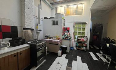 Casa En Esquina En Santiago Centro - Excelente Ubicación