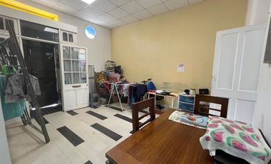 Casa En Esquina En Santiago Centro - Excelente Ubicación