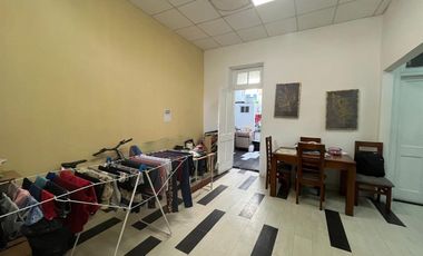 Casa En Esquina En Santiago Centro - Excelente Ubicación