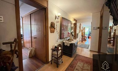 Departamento en venta c/ estacionamiento en Santa María de Manquehue