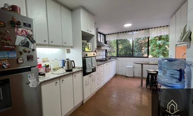 Departamento en venta c/ estacionamiento en Santa María de Manquehue