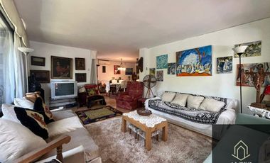 Departamento en venta c/ estacionamiento en Santa María de Manquehue