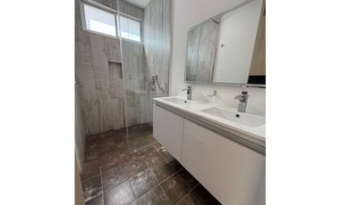 Se vende moderno apartamento en Pance