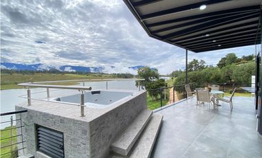 En Venta – Casa en Bosque del  Lago, Mesa de los Santos