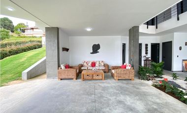 En Venta – Casa en Bosque del  Lago, Mesa de los Santos