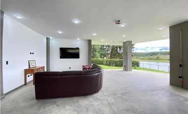 En Venta – Casa en Bosque del  Lago, Mesa de los Santos