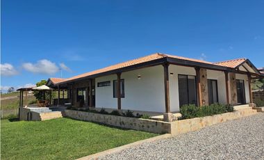 Casa moderna en venta – Pueblito Acuarela 2 | La Mesa de los Santos