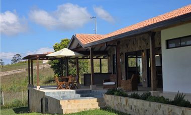Casa moderna en venta – Pueblito Acuarela 2 | La Mesa de los Santos