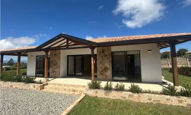 Casa moderna en venta – Pueblito Acuarela 2 | La Mesa de los Santos