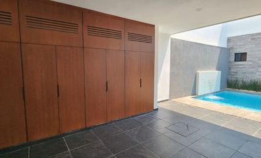 CASA EN RENTA ZONA COUNTRY PUERTA AZUL