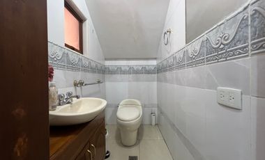Oportunidad de renta Hermosa Casa Completamente Amoblada.- Cuenca